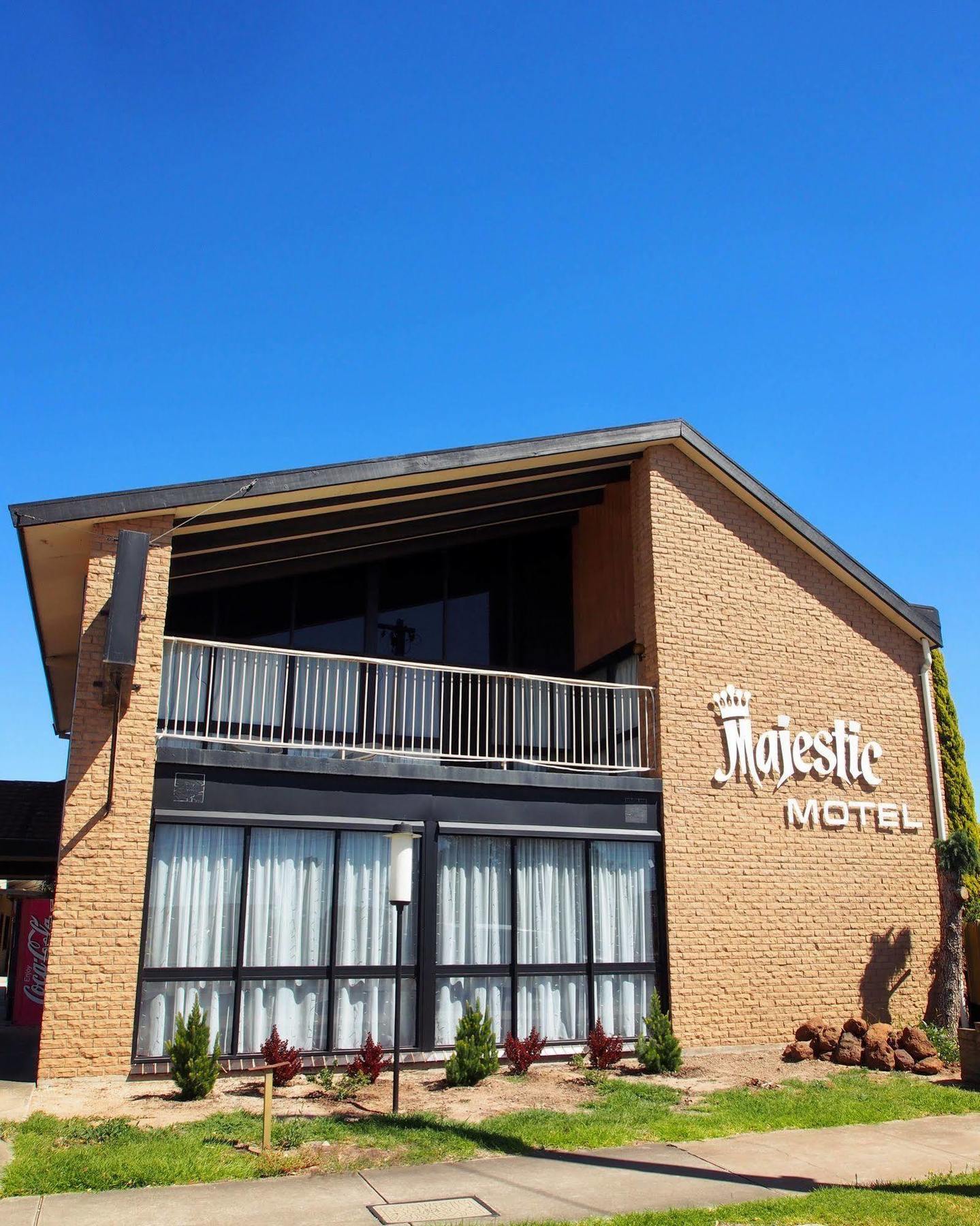 Majestic Motel Horsham Buitenkant foto