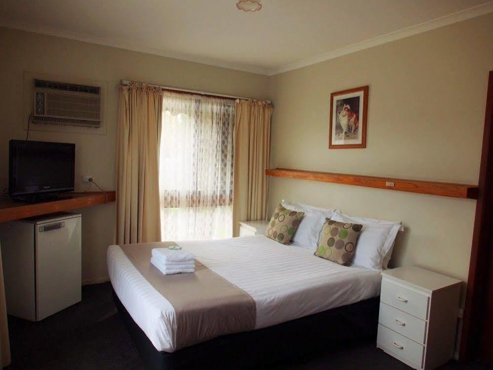 Majestic Motel Horsham Buitenkant foto