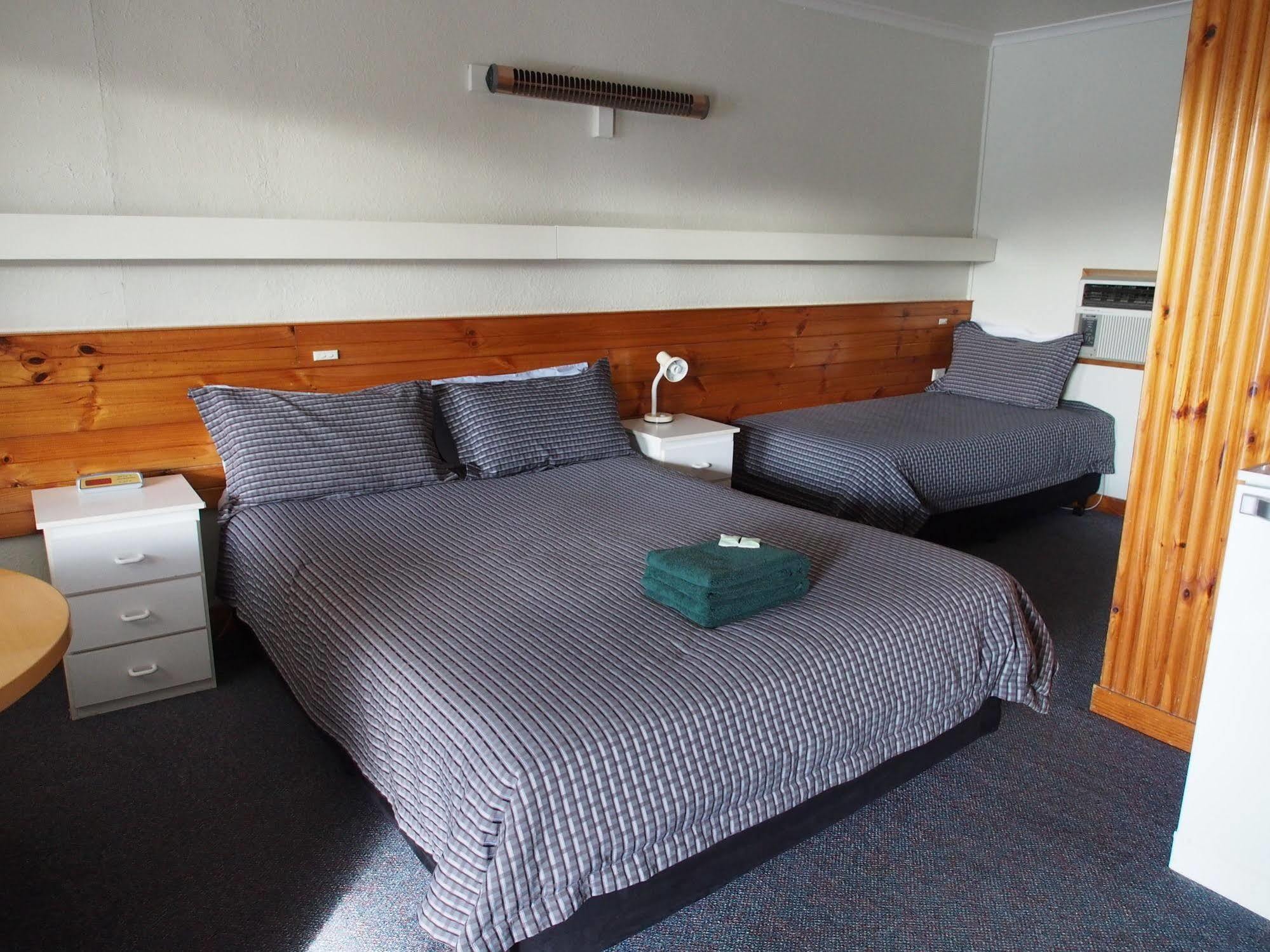 Majestic Motel Horsham Buitenkant foto