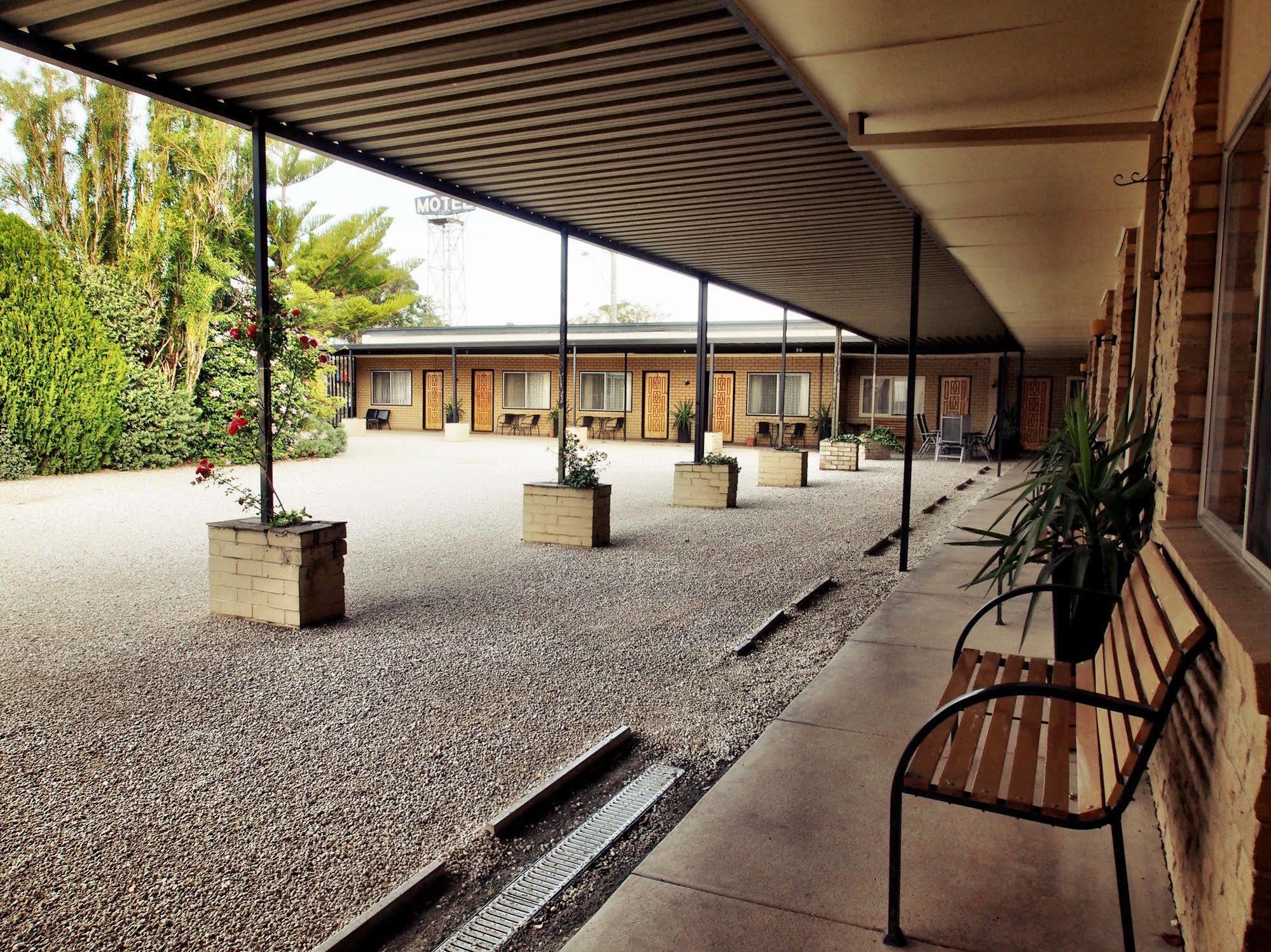 Majestic Motel Horsham Buitenkant foto